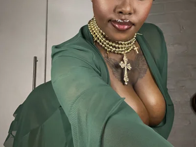 QUEEN_NOBUHLE_FEMDOM_777 webcam livesex profile in ebony cams