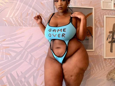 AddictiveMassiveBooty webcam livesex profile in ebony cams