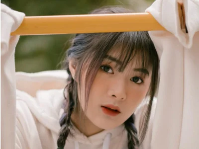 _____suka_____ Chinese speaking webcam model